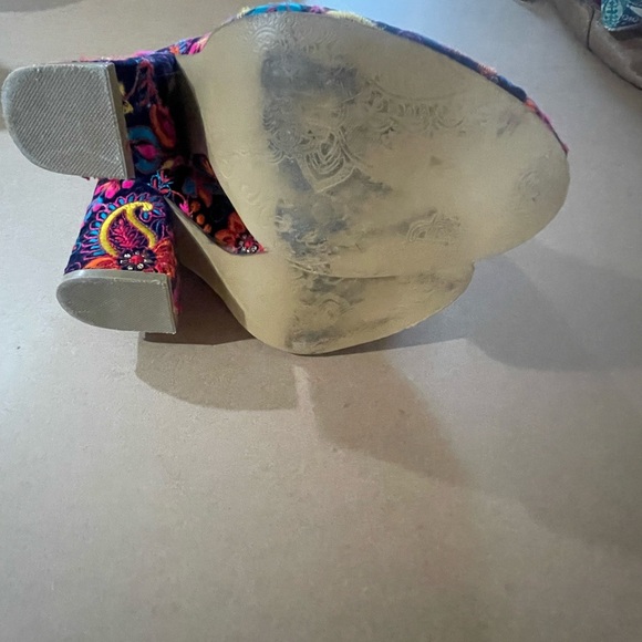 Boho Embroidered Mid-Calf Boots Size 8.5 | Colorful Festival Statement Boots - Picture 8 of 8